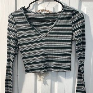 Cute green cropped shirt